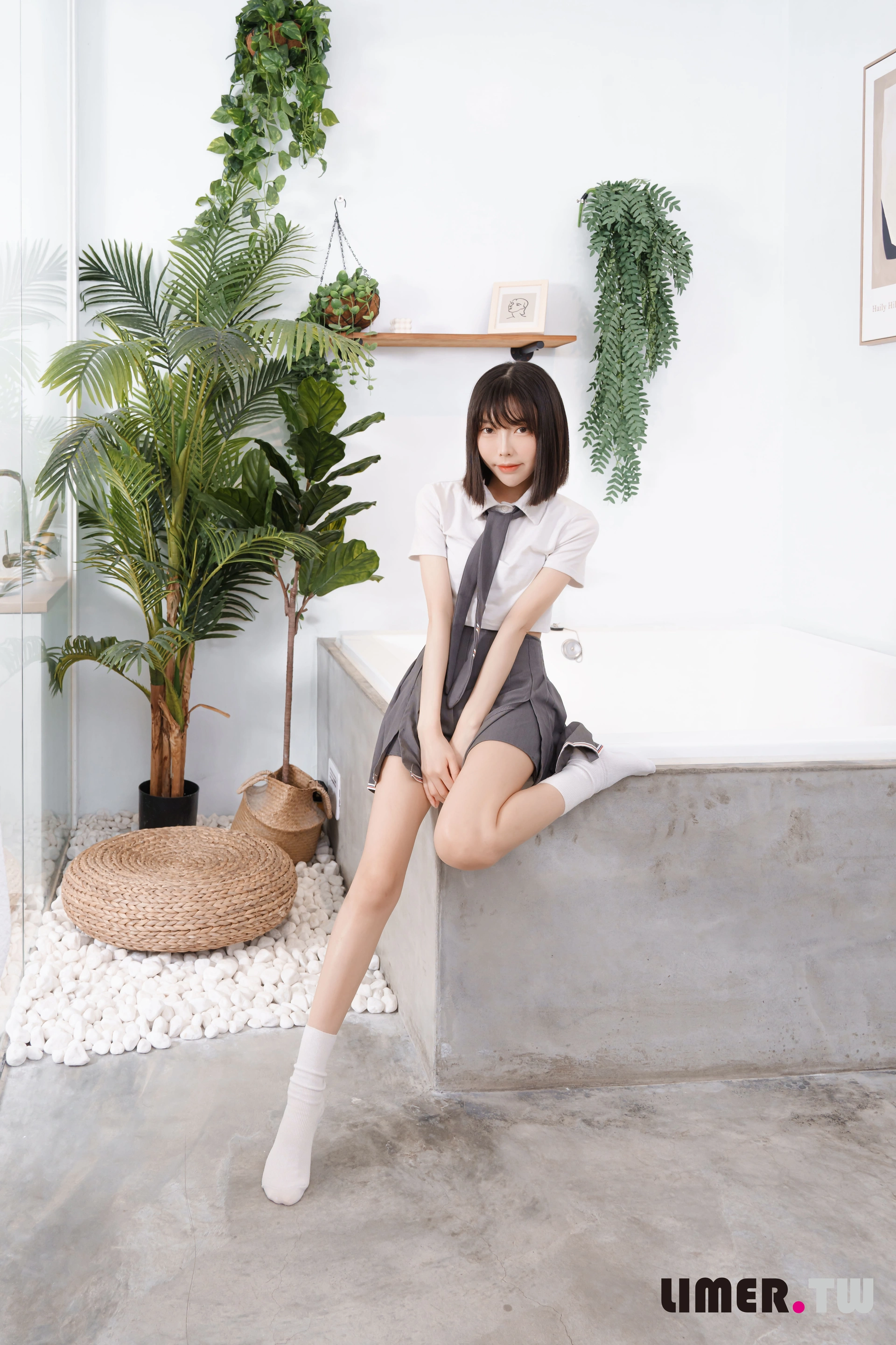 [Limerence] NO.058 素人林莹 JK小隻馬の性感裸足 1