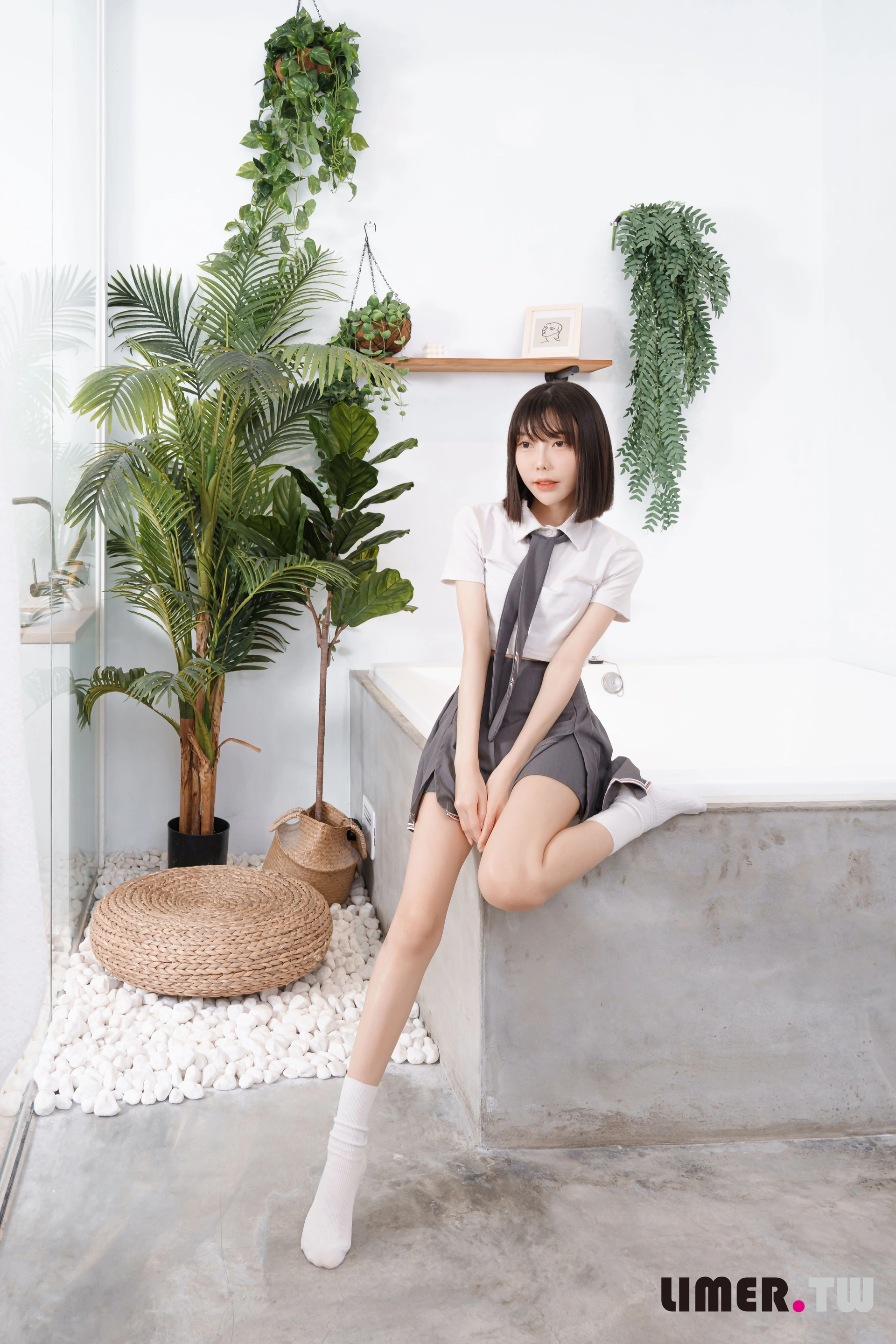 [Limerence] NO.058 素人林莹 JK小隻馬の性感裸足 2